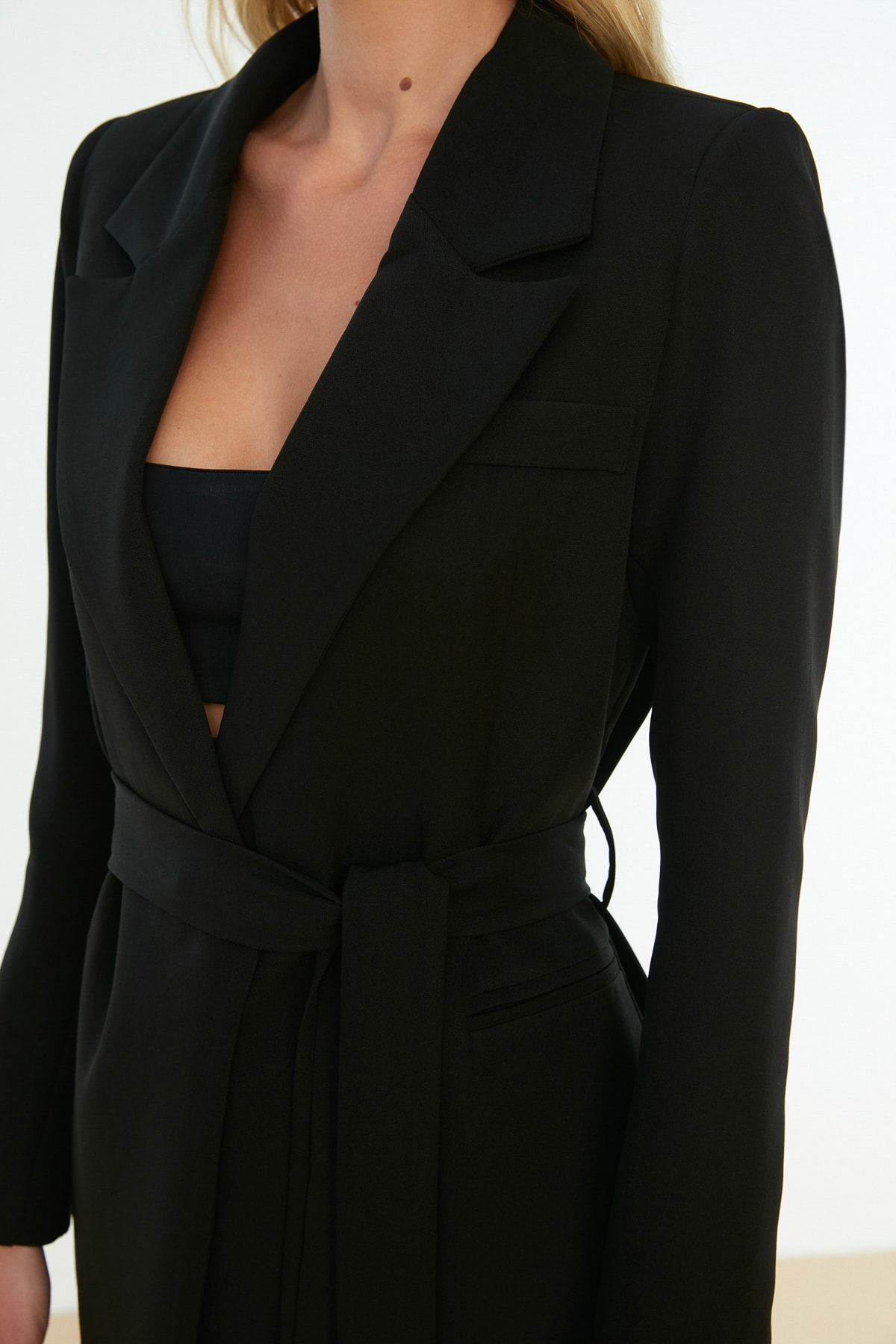 Trendyol Collection-Black Regular Lined Woven Blazer Jacket TWOSS22CE0074 4