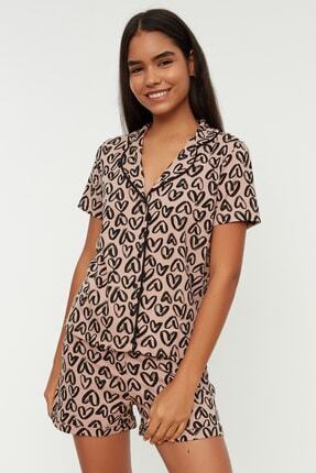 TRENDYOLMİLLA Çok Renkli Kalp Desenli Pamuklu Gömlek-Şort Örme Pijama Takımı THMSS21PT0612
