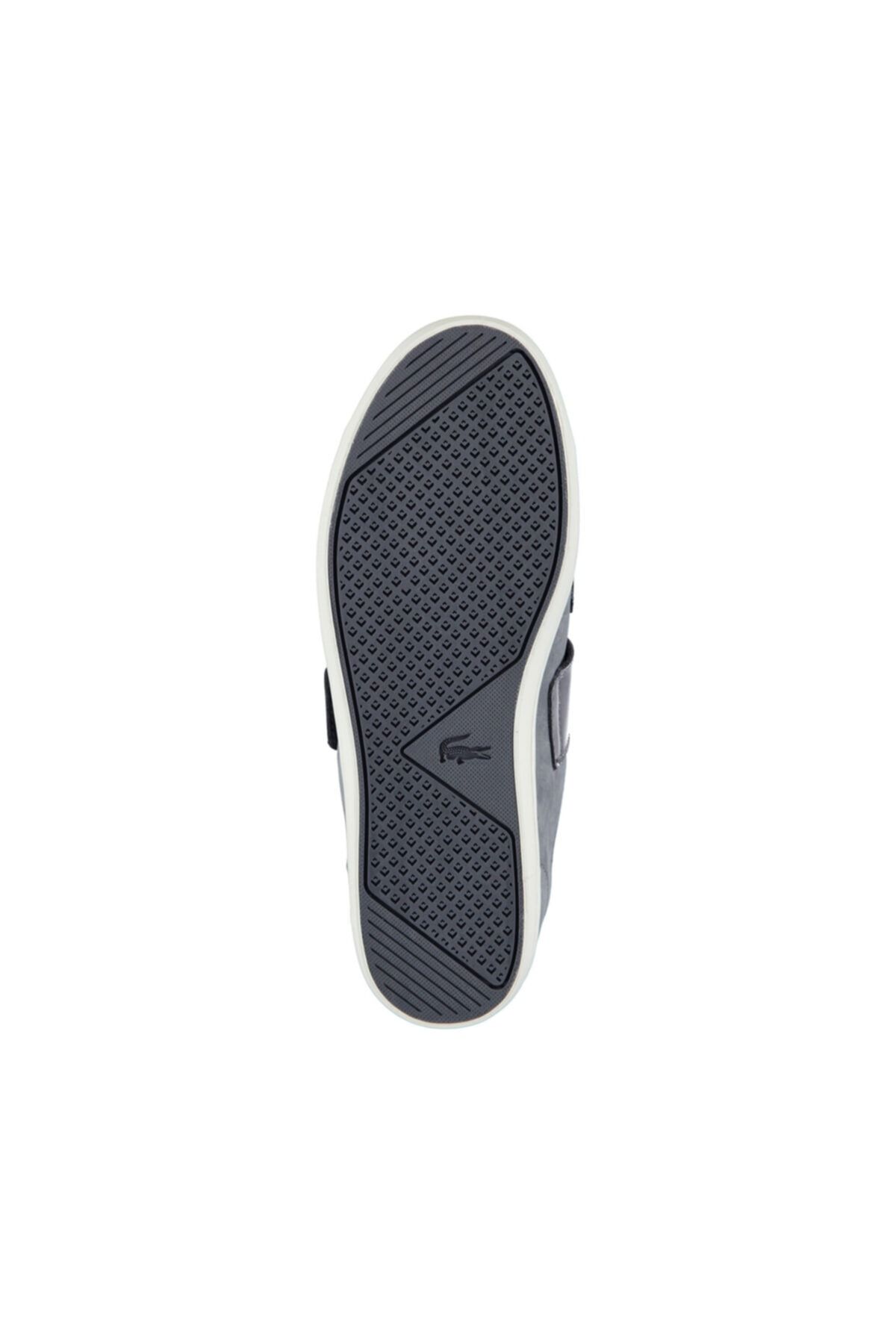 Lacoste-حذاء رياضي نسائي باللون الرمادي 4