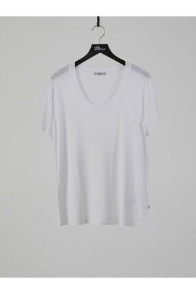 Kadın Beyaz Kısa Kol U Yaka T-Shirt 012218000261450000