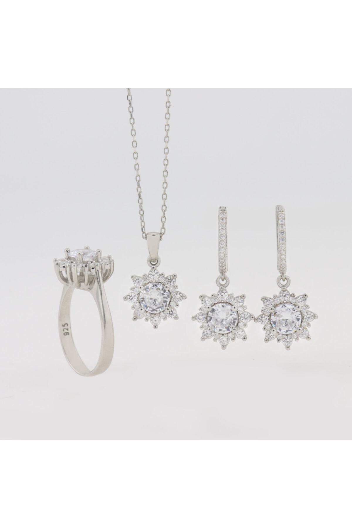 Silveranka 925 Ayar Gümüş Beyaz Yuvarlak Taşlı Anturaj Set