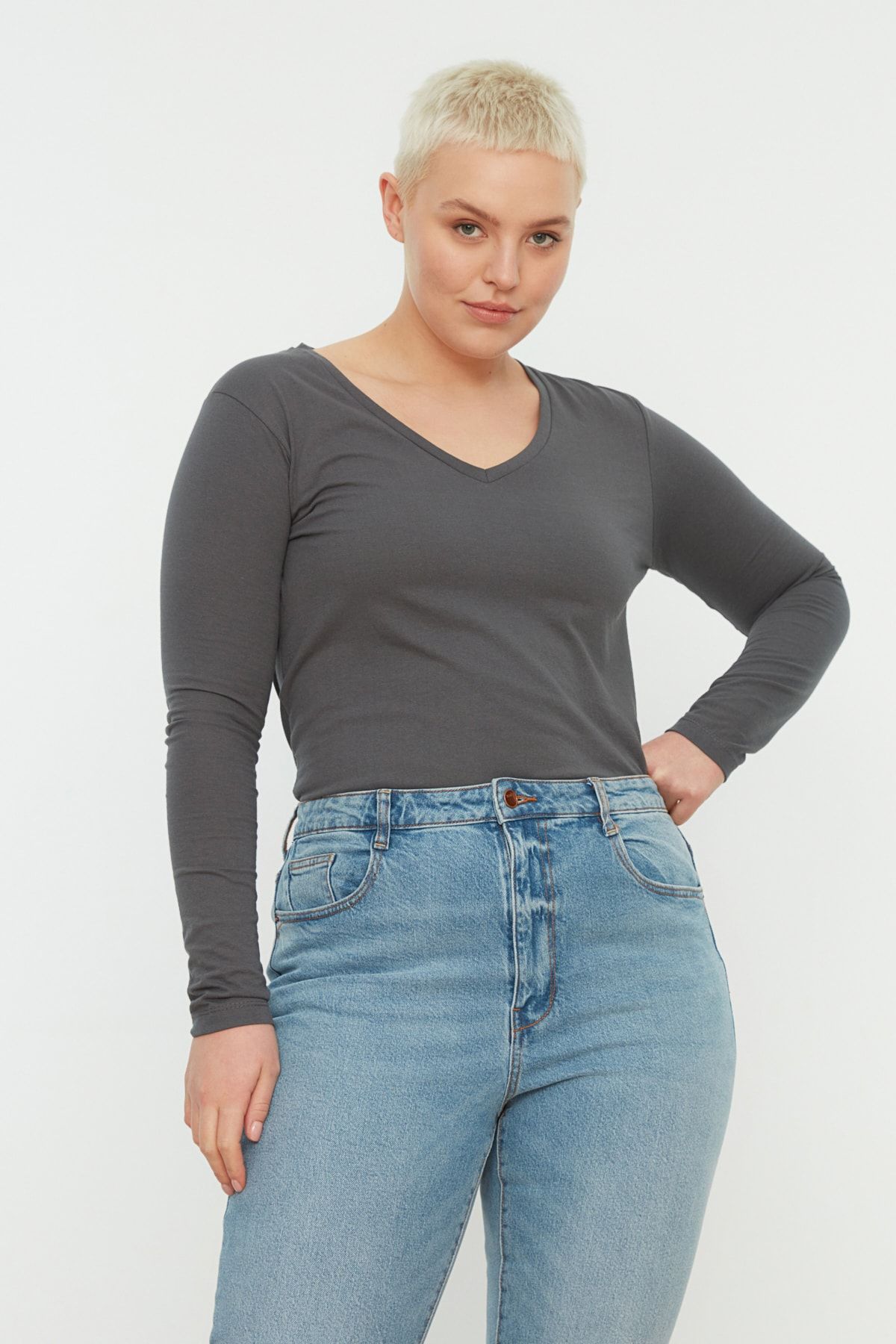 Trendyol Curve Große Größen in T-Shirt Grau Regular Fit Fast ausverkauft