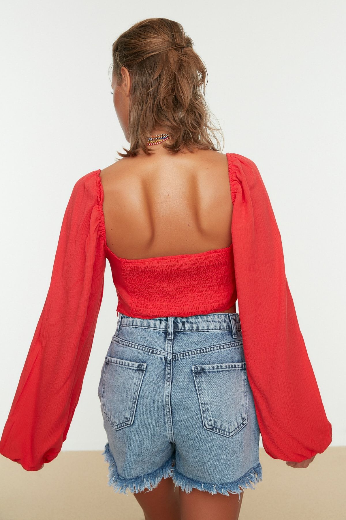 Trendyol Collection-Strandbluse aus Viskose mit quadratischem Ausschnitt und Ballonärmeln und Granatapfelblüten TBESS21BZ0749 10