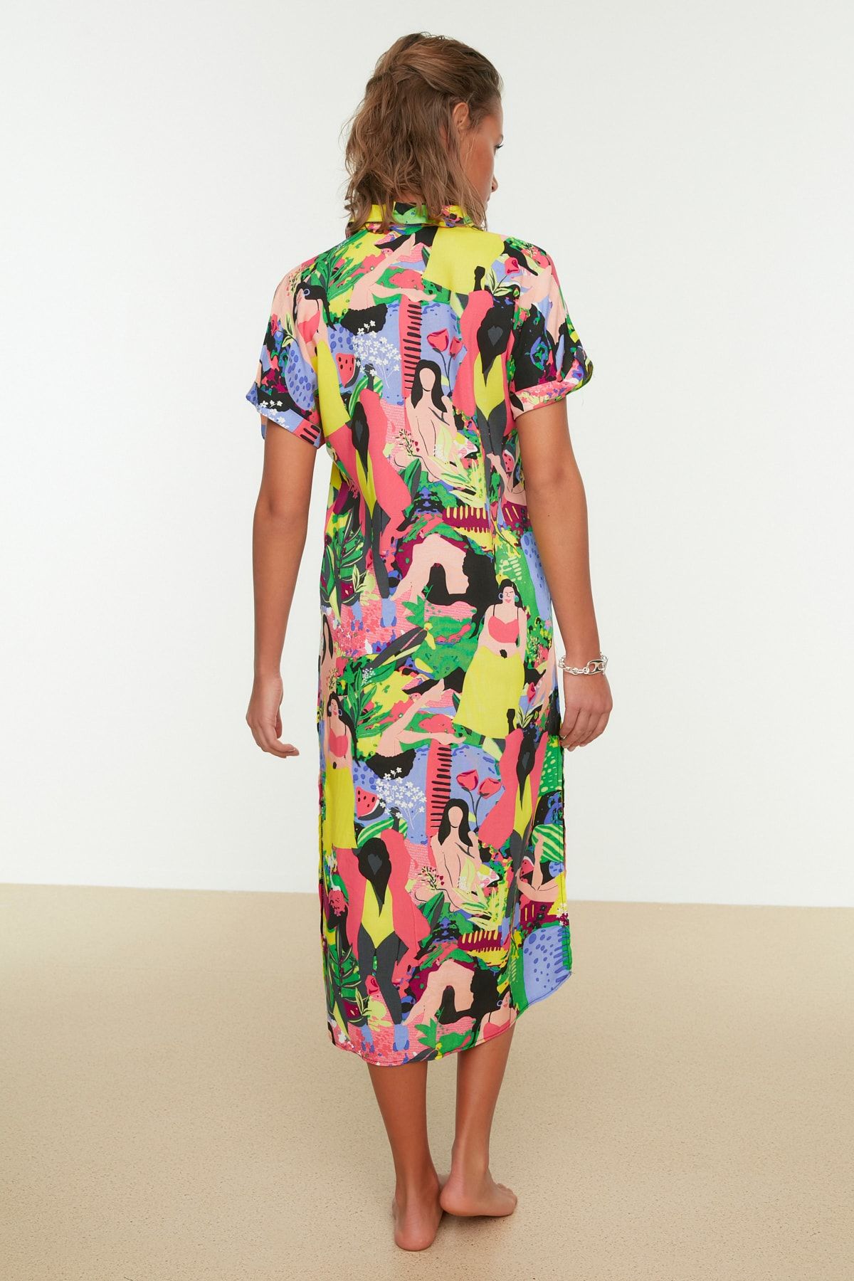 Trendyol Collection-Bunt abstrakt gemustertes Viskose-Strandhemd TBESS21GO0335 4