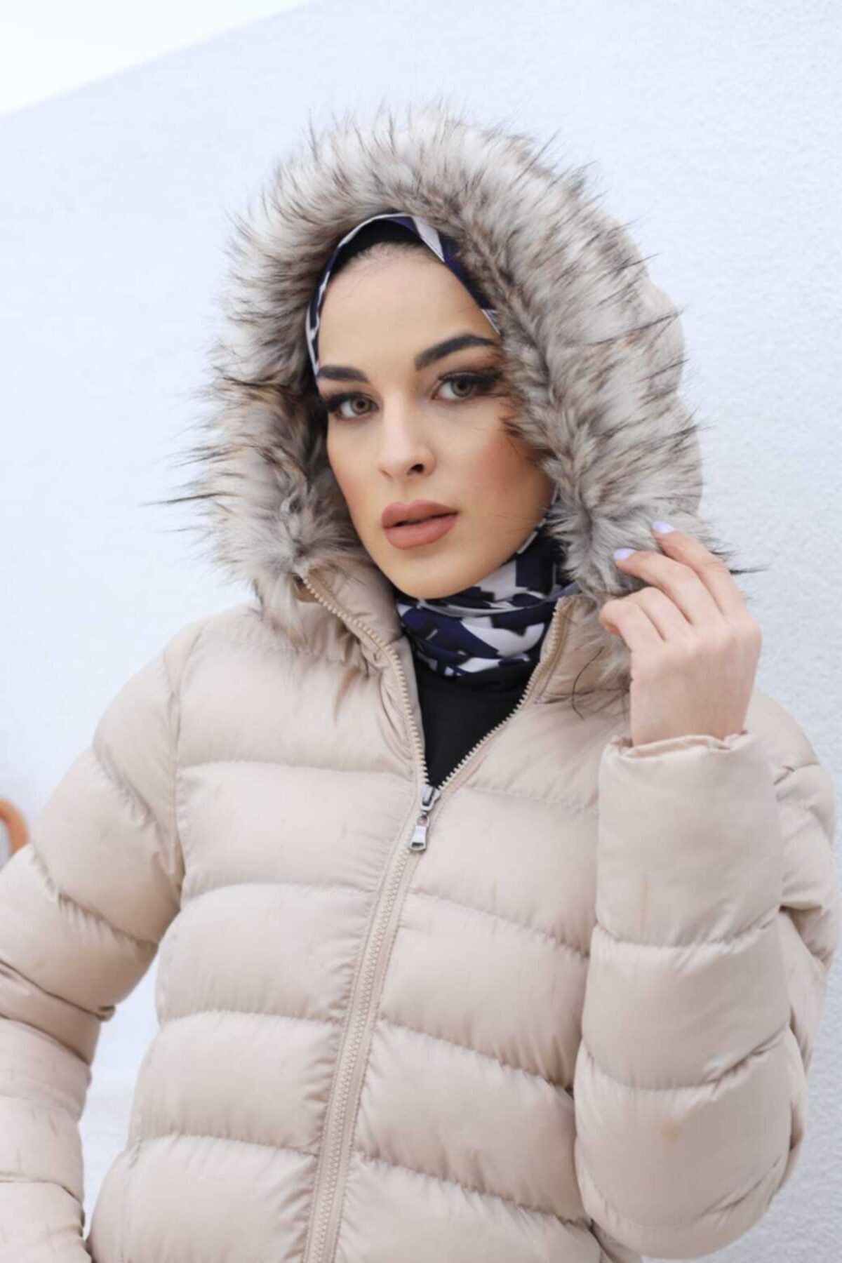 Kadın Uzun Dolgulu Siyah Şişme Mont