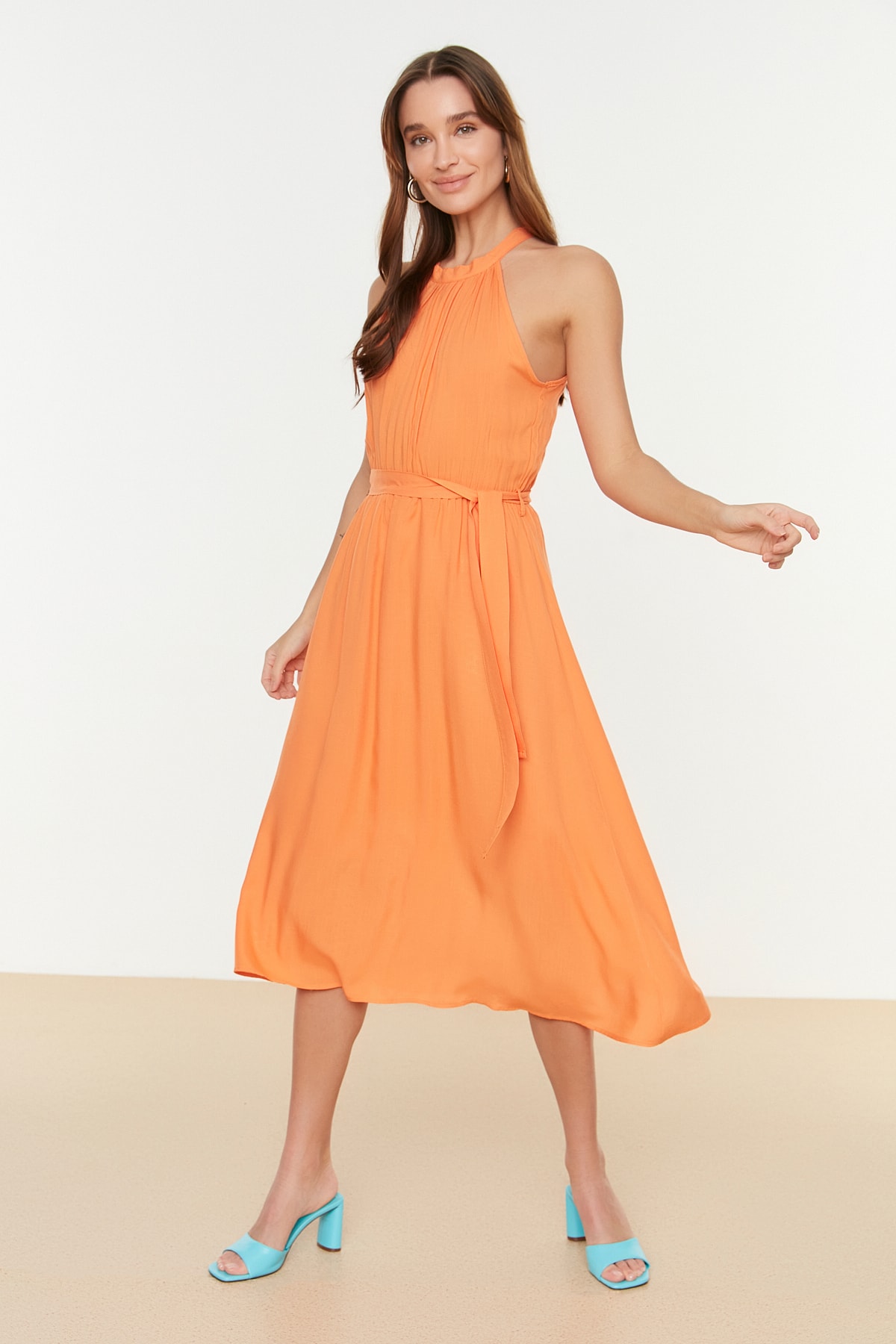 Trendyol Collection Kleid Orange A-Linie Fast ausverkauft
