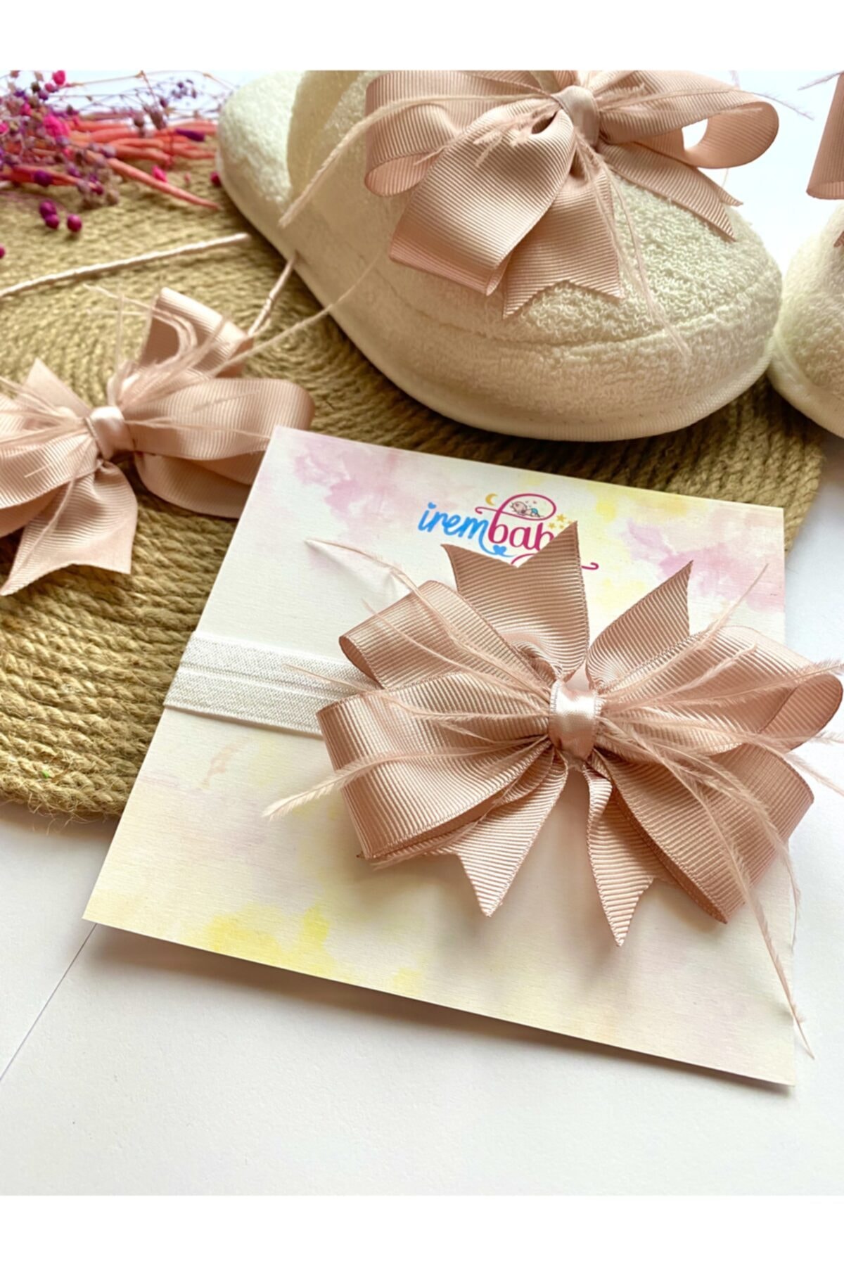 irembaby Anne Bebek Lohusa Seti Pudra Pembe Tüylü Fiyonk Lohusa Tacı Terlik Ve Bebek Saç Bandı Lohusa Takımı fotoğrafı 2 (önizleme)