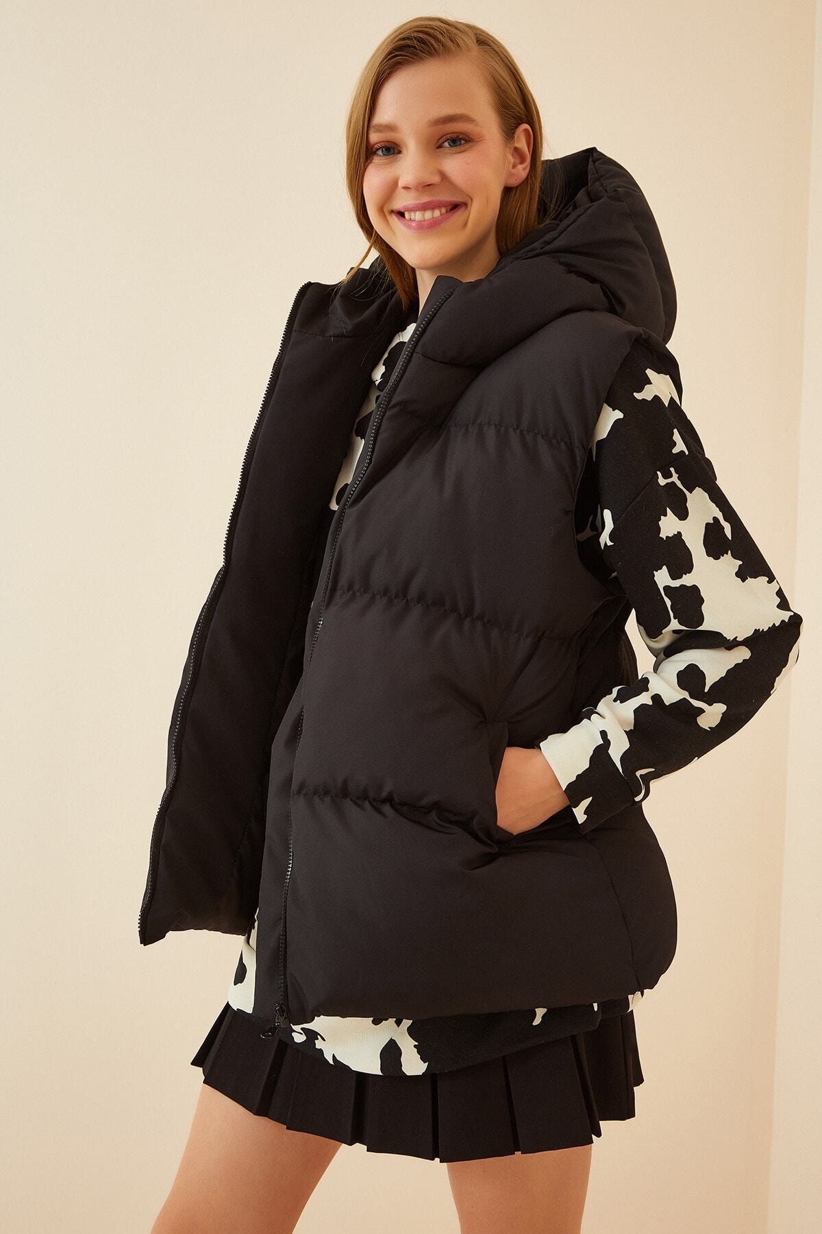 Happiness İstanbul-Schwarze, übergroße Pufferweste mit Kapuze für Damen MK00176 3