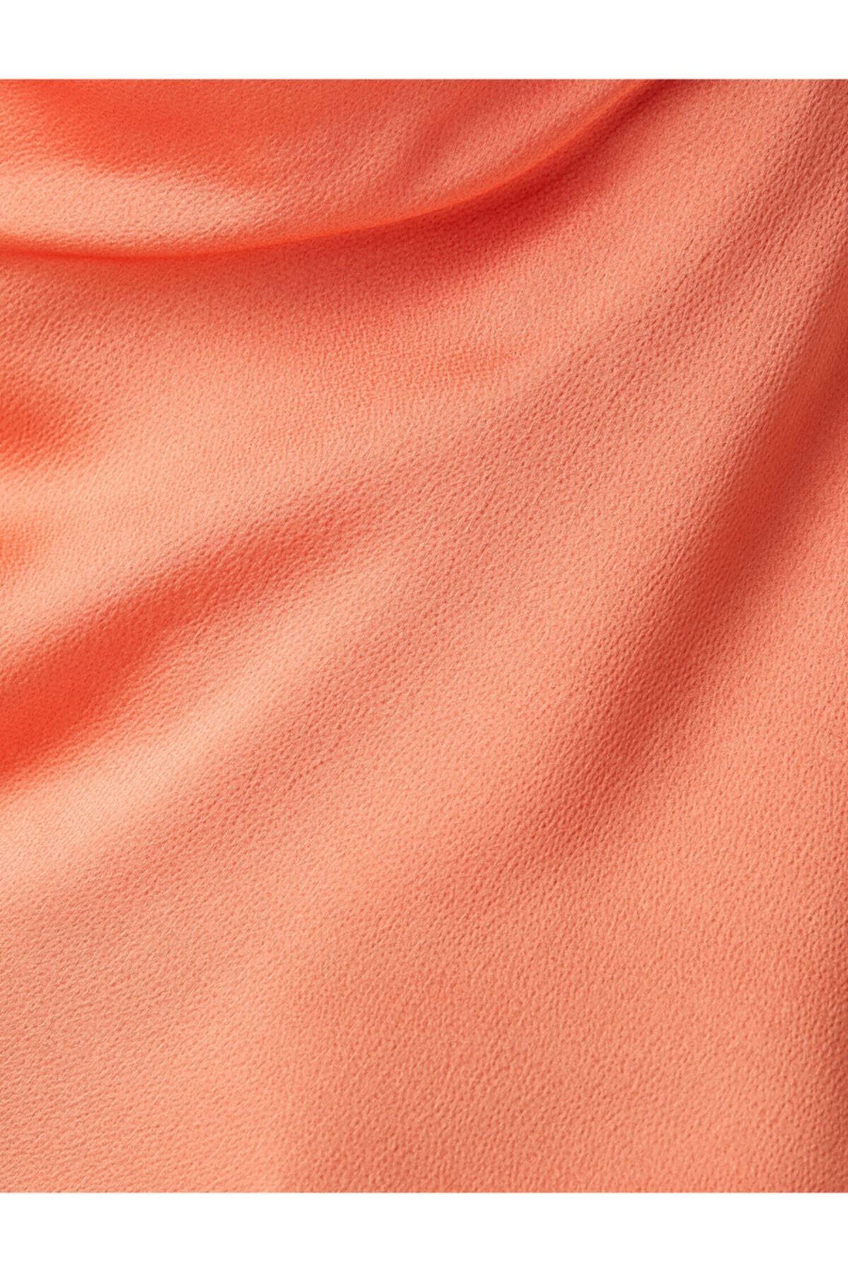 Koton-Satinbluse mit tiefem Ausschnitt 6