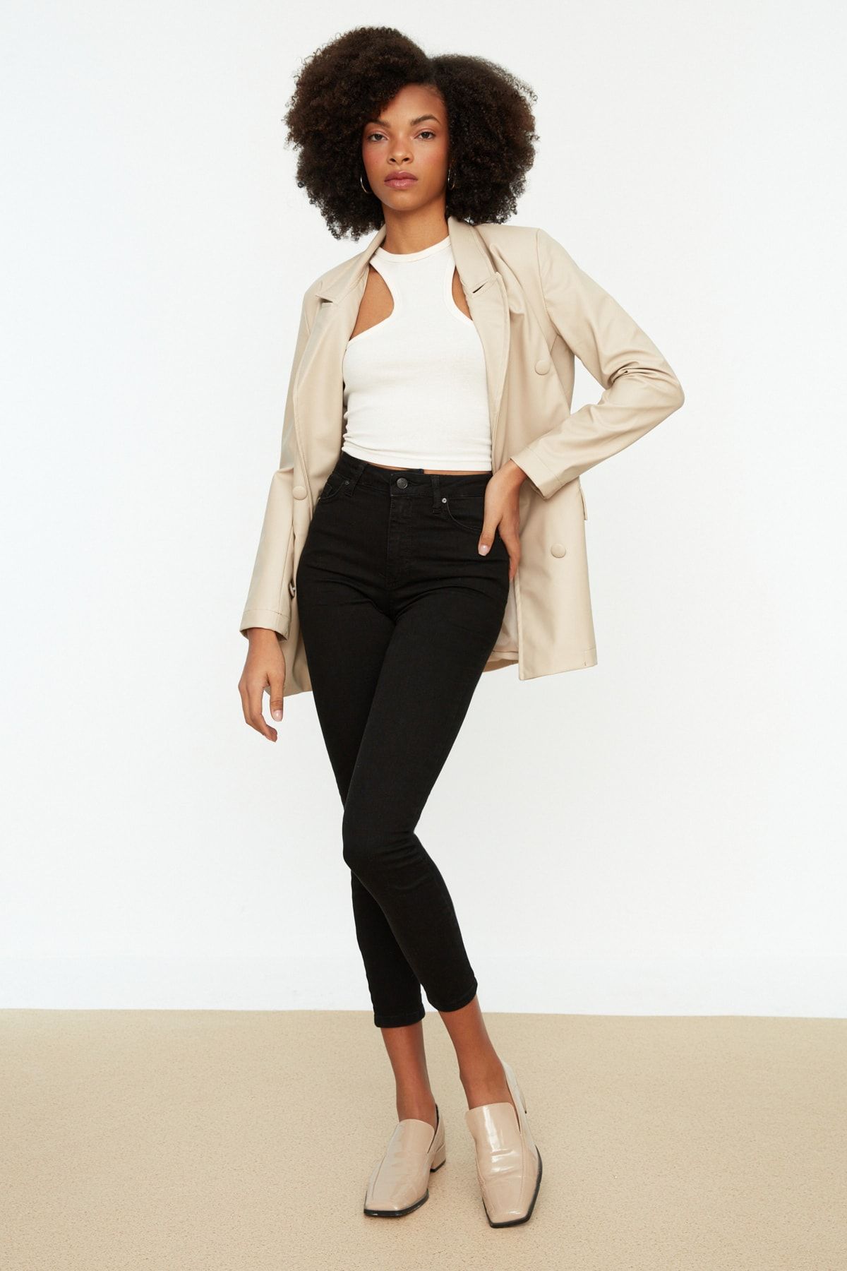 Trendyol Collection Jeans Schwarz Skinny Fast ausverkauft OB9011