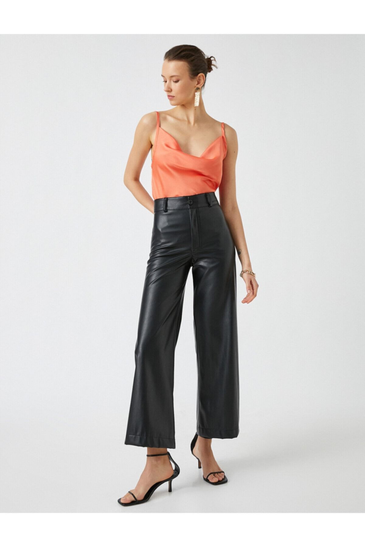 complete the look image