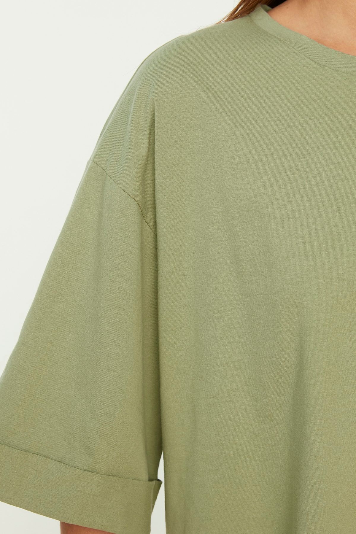 Trendyol Collection-Mintfarbenes, weit geschnittenes, asymmetrisches Boyfriend-Strick-T-Shirt mit zwei Ärmeln TWOSS20TS0828 2