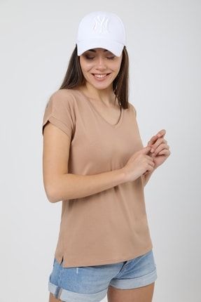 Kadın Sütlü Kahve V Yaka Yırtmaç Detaylı Basic T-shirt MDTRN12363
