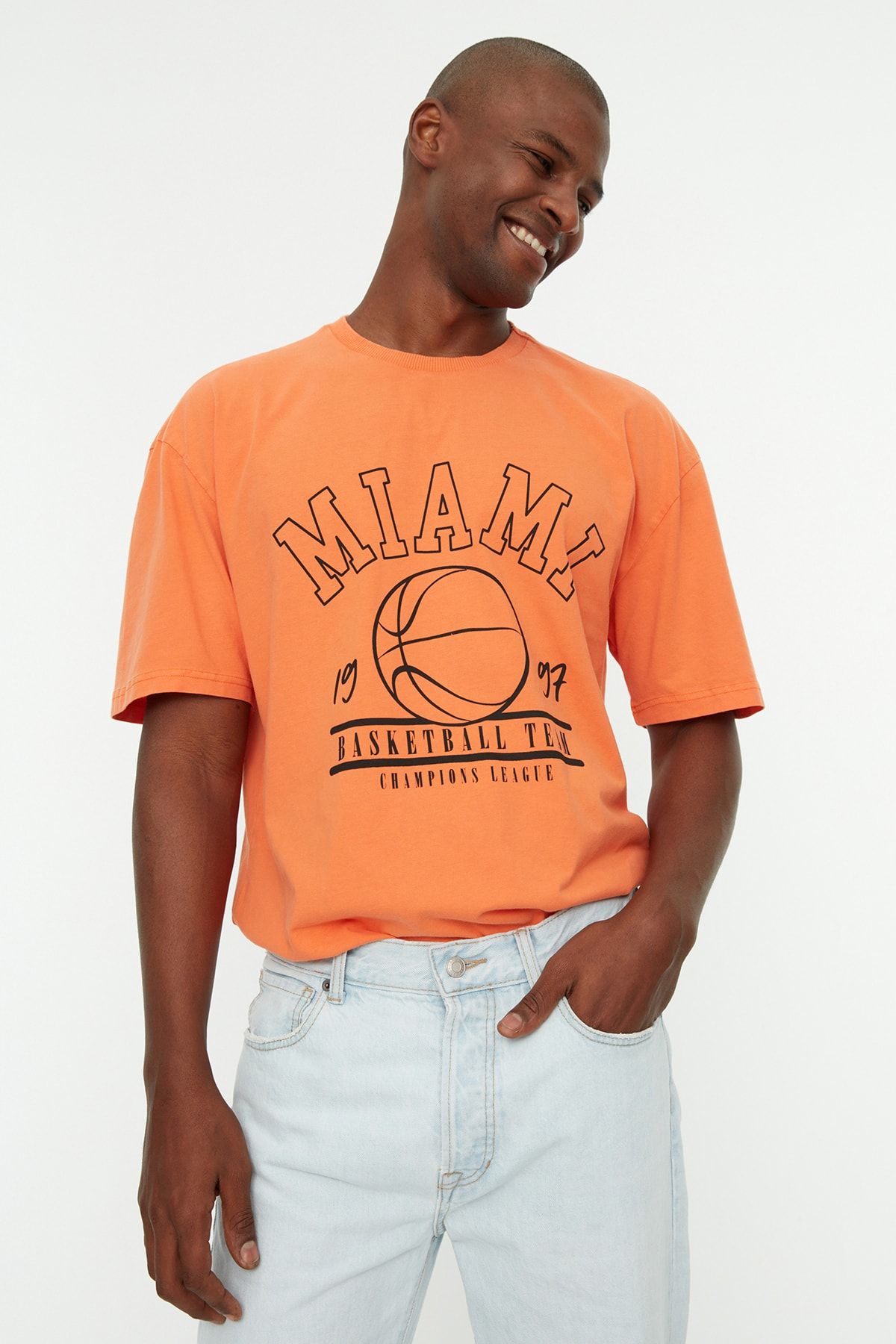 Trendyol Collection T-Shirt Orange Relaxed Fit Fast ausverkauft