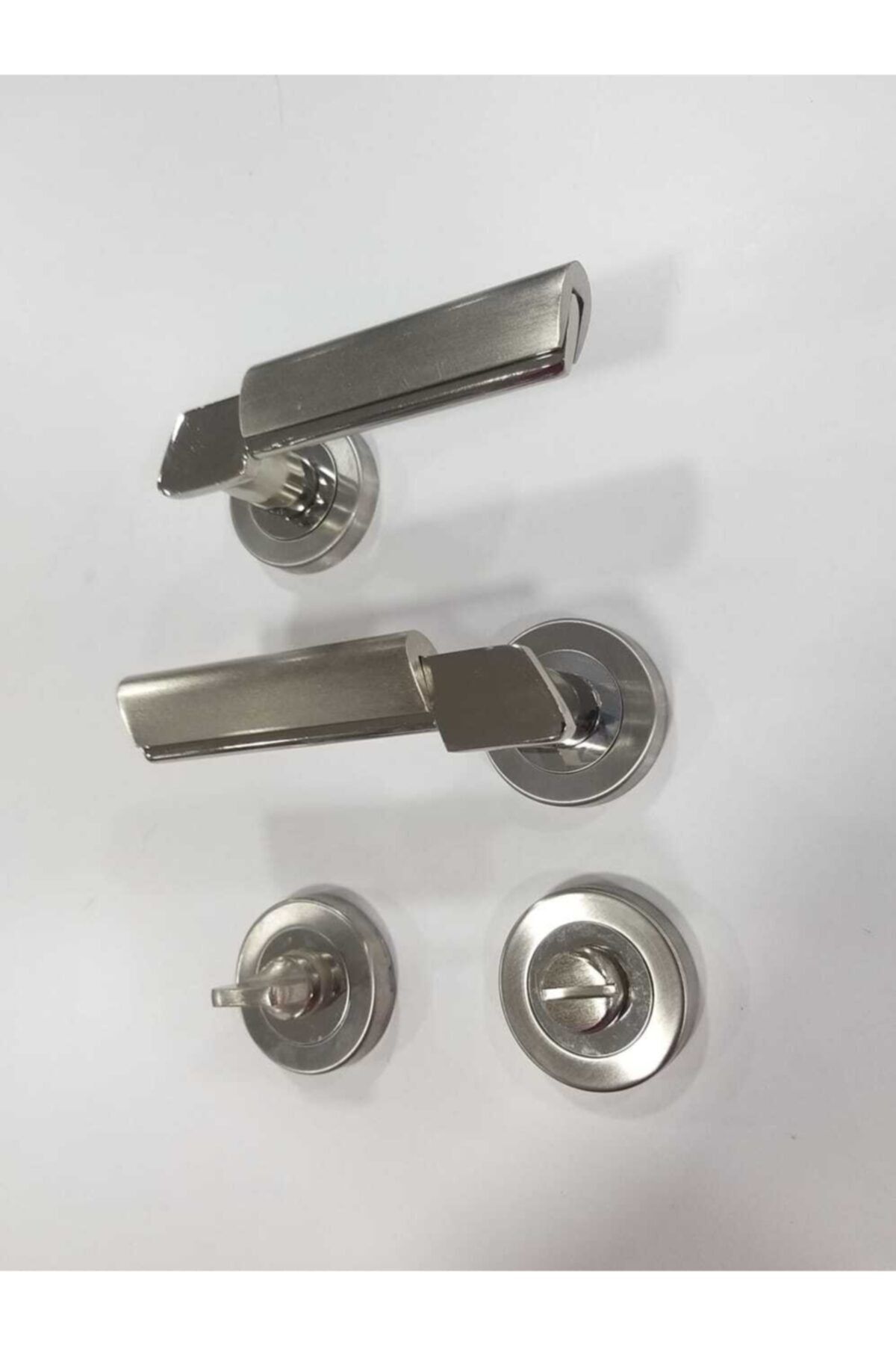 Sofuoğlu-Linda Door Handle (Wc) Satin-nickel with Round Rosette 2