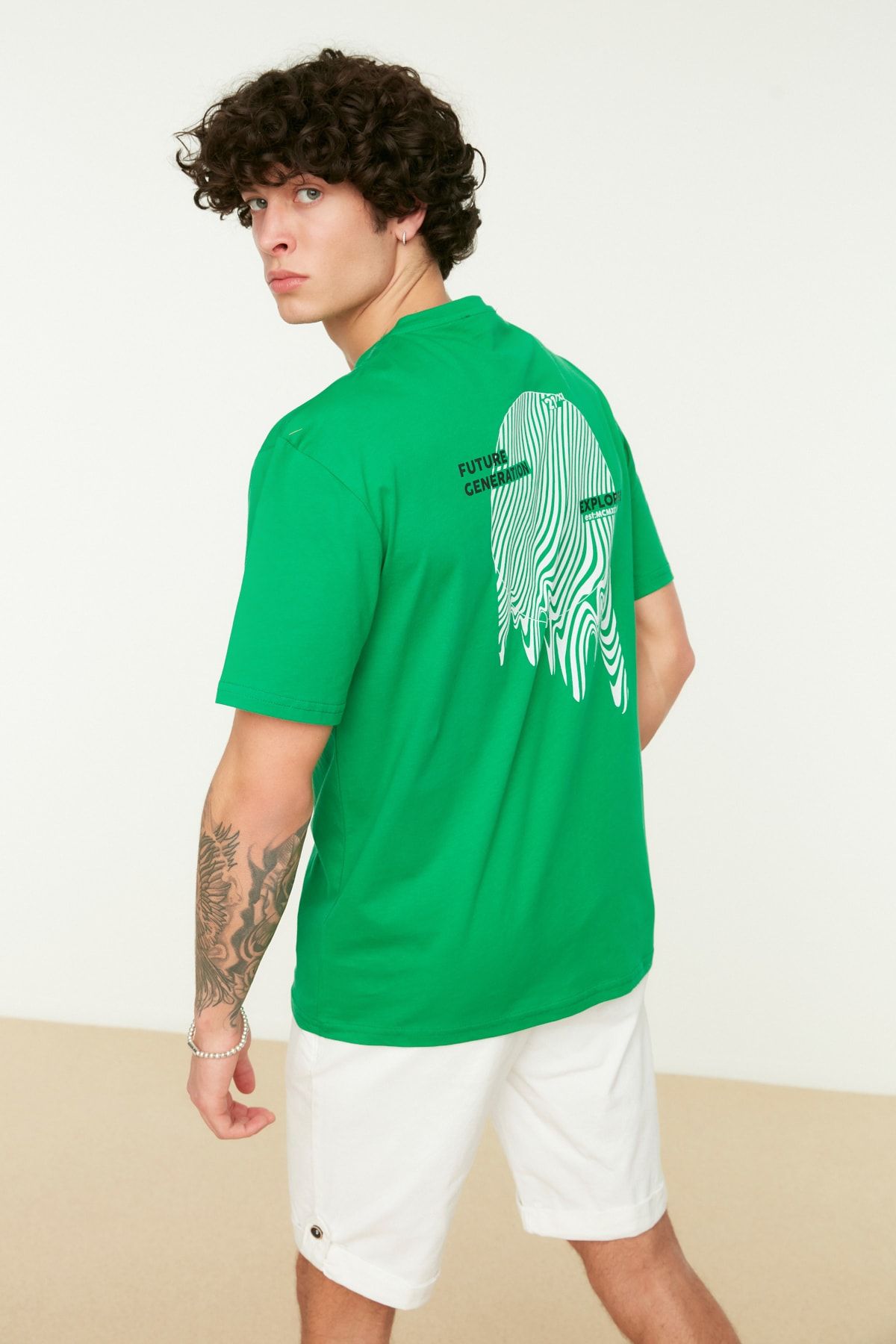 Trendyol Collection T-Shirt Grün Relaxed Fit HE7512