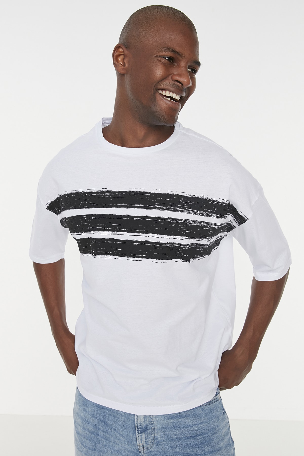 Trendyol Collection T-Shirt Weiß Oversized Fast ausverkauft