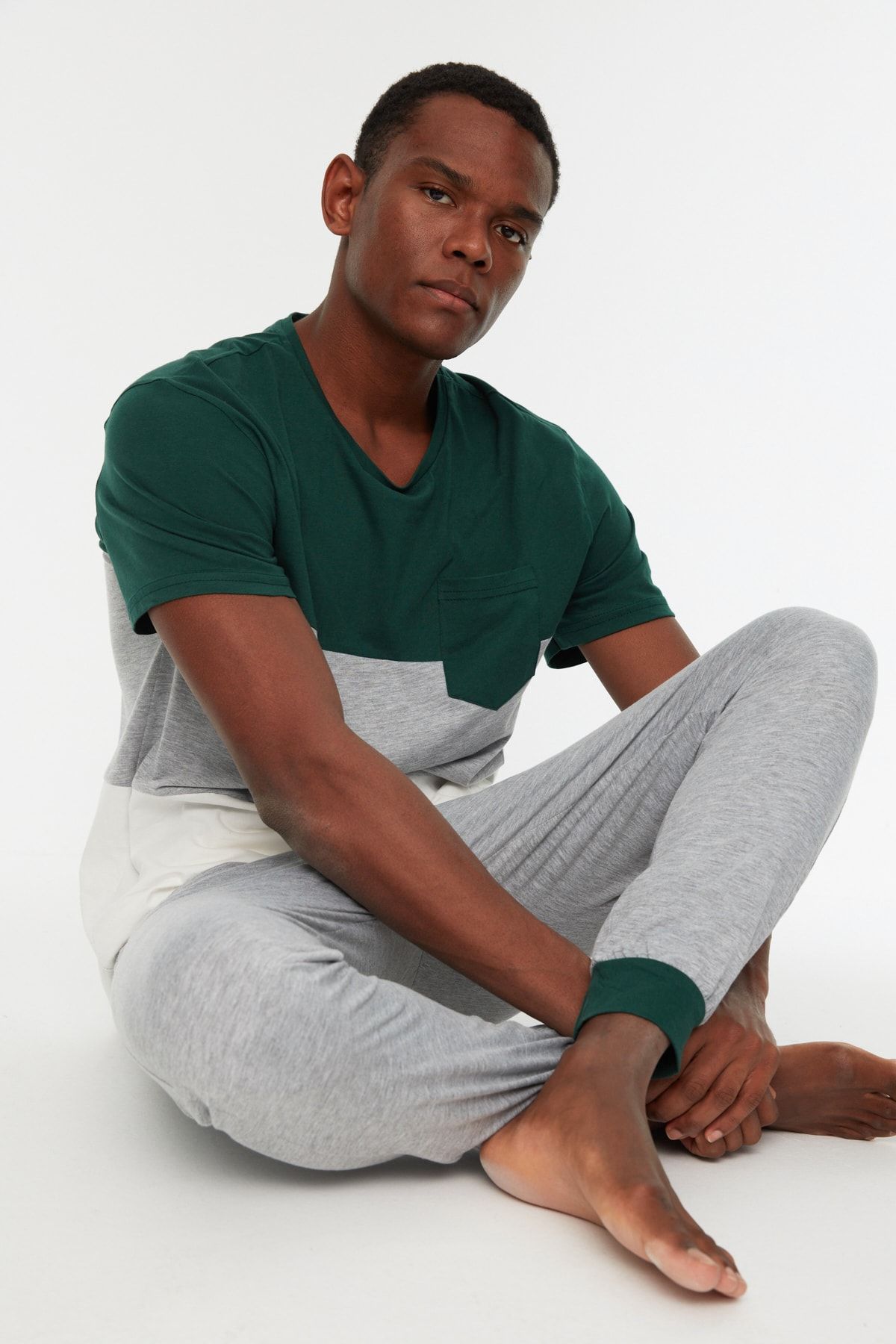 Trendyol Collection Pyjama Grün Colorblock Fast ausverkauft