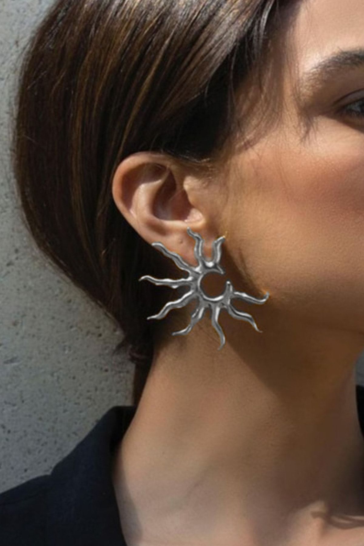 Dora Accessories Güneş Figürlü Gümüş Renk Küpe
