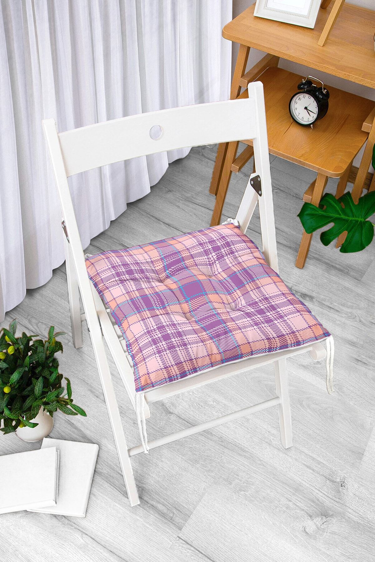 Realhomes-Lilac Plaid Patterned Fluffy Square Chair Cushion 1