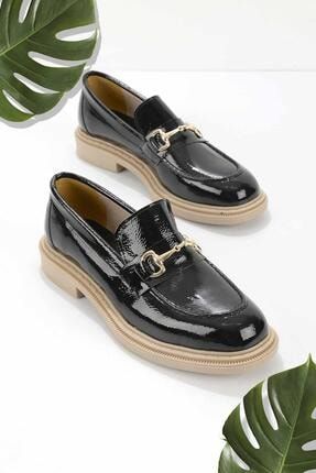 Siyah Kırışık Rugan Kadın Loafer Ayakkabı K01640000308
