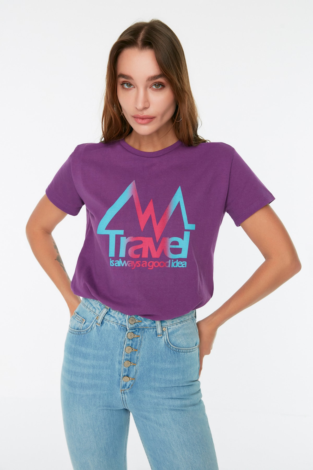 Trendyol Collection T-Shirt Lila Semi Fit Fast ausverkauft