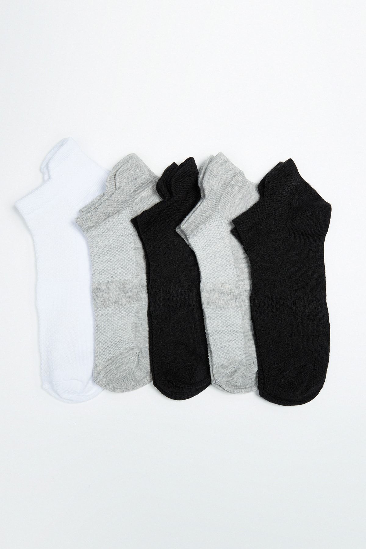 Women's Socks for Every Occasion - Trendyol