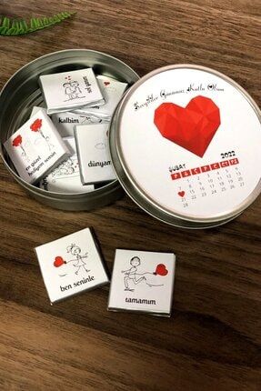 Sevgililer Günü Hediye Mesajlı 10'lu Çikolata 10 x 3,5 cm Metal Kutuda hediyenzacik25