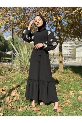 Kadın Siyah Kolu Nakışlı Krep Kumaş Tesettür Elbise 7000