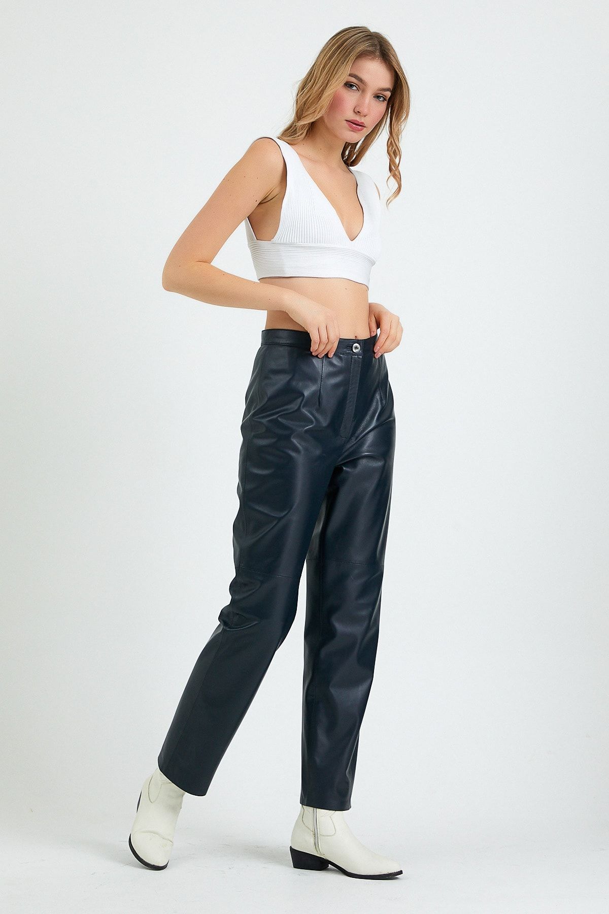 Leather Club-Pantaloni din piele albastru bleumarin cu croiala normală 2