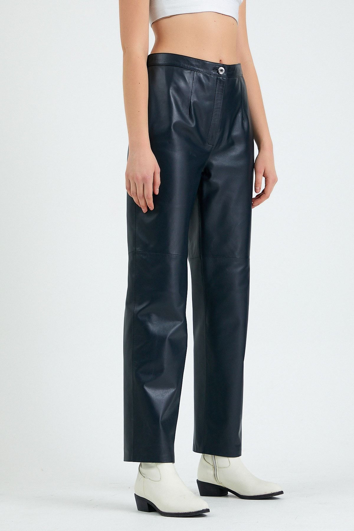 Leather Club-Pantaloni din piele albastru bleumarin cu croiala normală 5