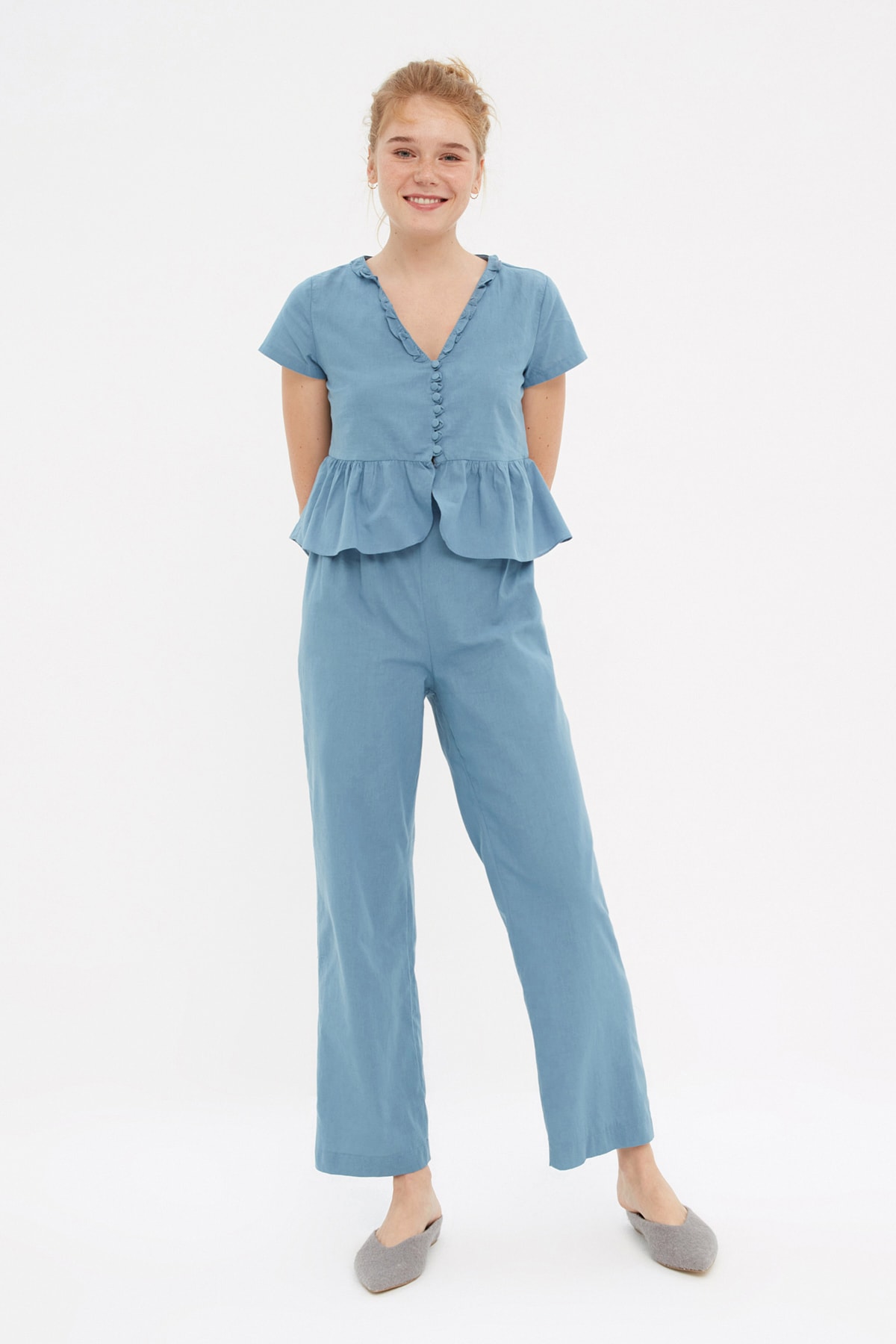 Trendyolmilla  Mavi Fırfırlı T-shirt-Pantolon Viskon Dokuma Pijama Takımı THMSS20PT0095