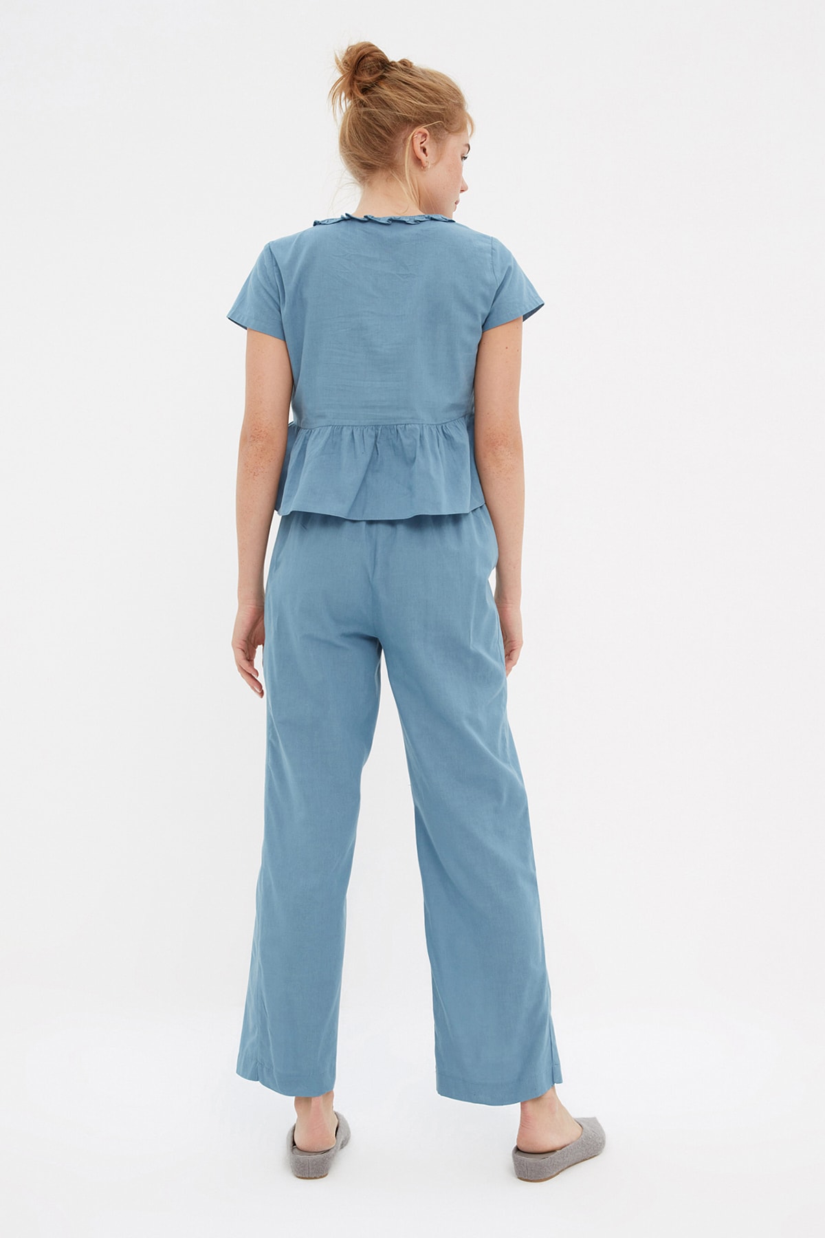 Trendyolmilla  Mavi Fırfırlı T-shirt-Pantolon Viskon Dokuma Pijama Takımı THMSS20PT0095 - Görsel 6