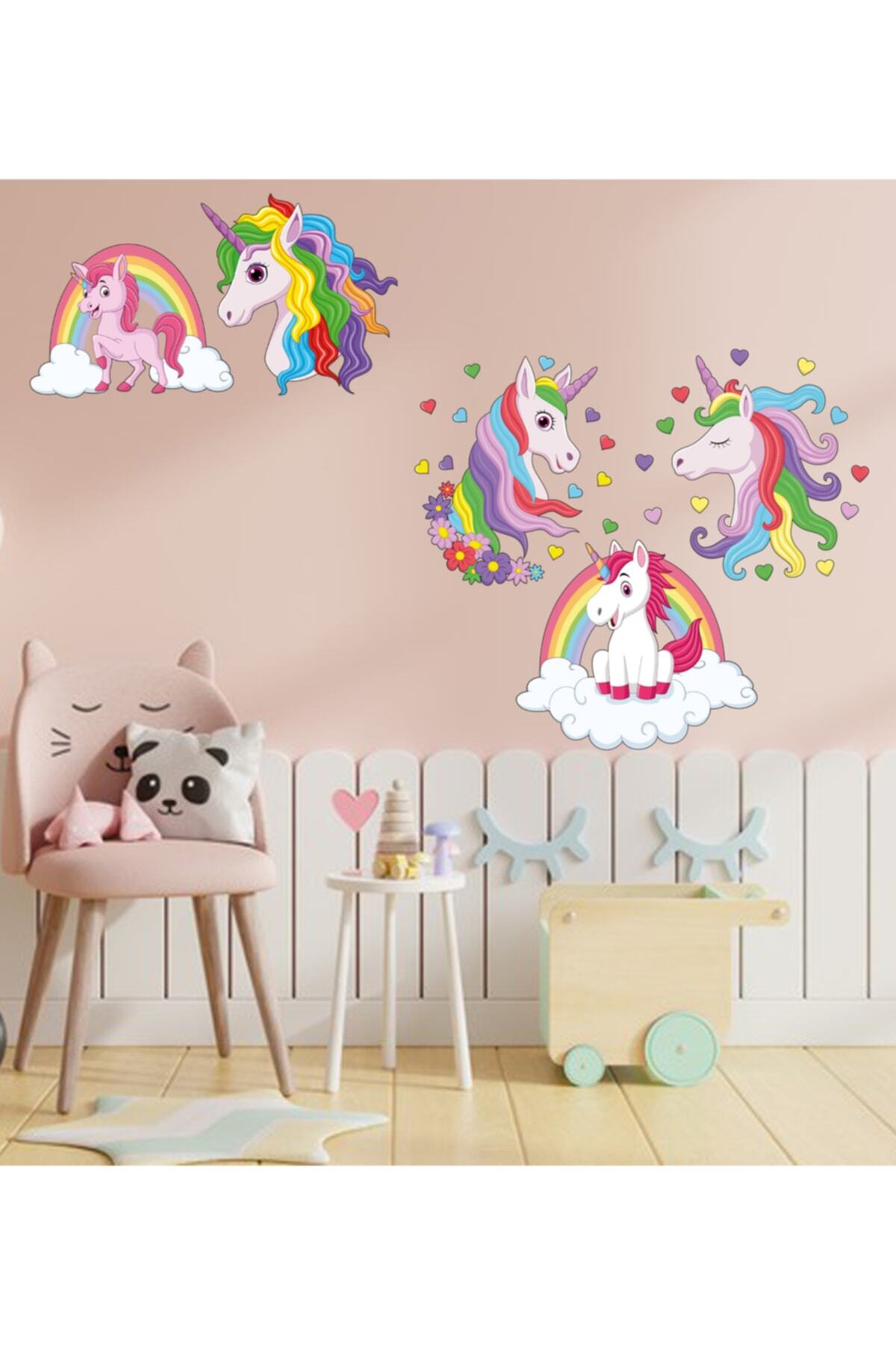 Gökkuşağı Ve Kalpler Unicornlar Duvar Sticker 50x75 Cm