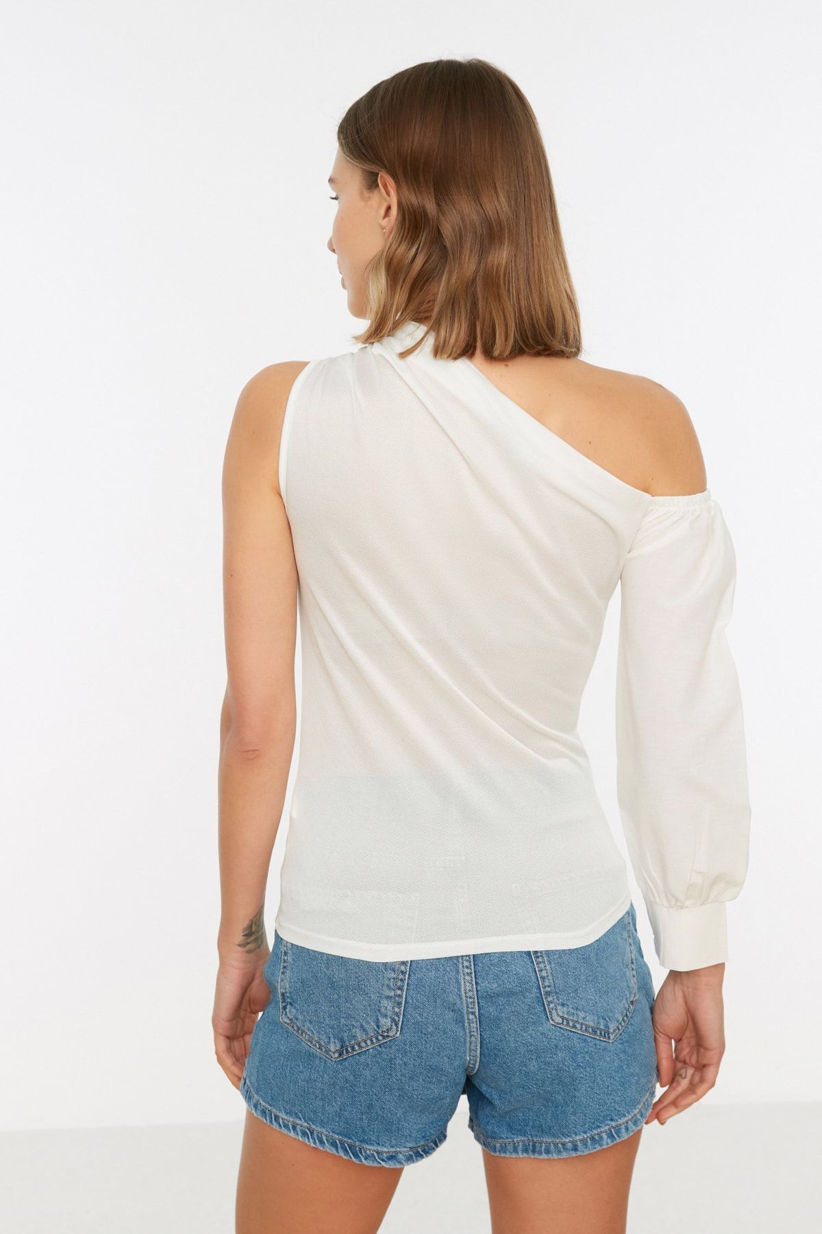 Trendyol Collection-Ecru One Shoulder Asymmetric Collar Crepe Πλεκτή Μπλούζα TWOSS21BZ0152 5