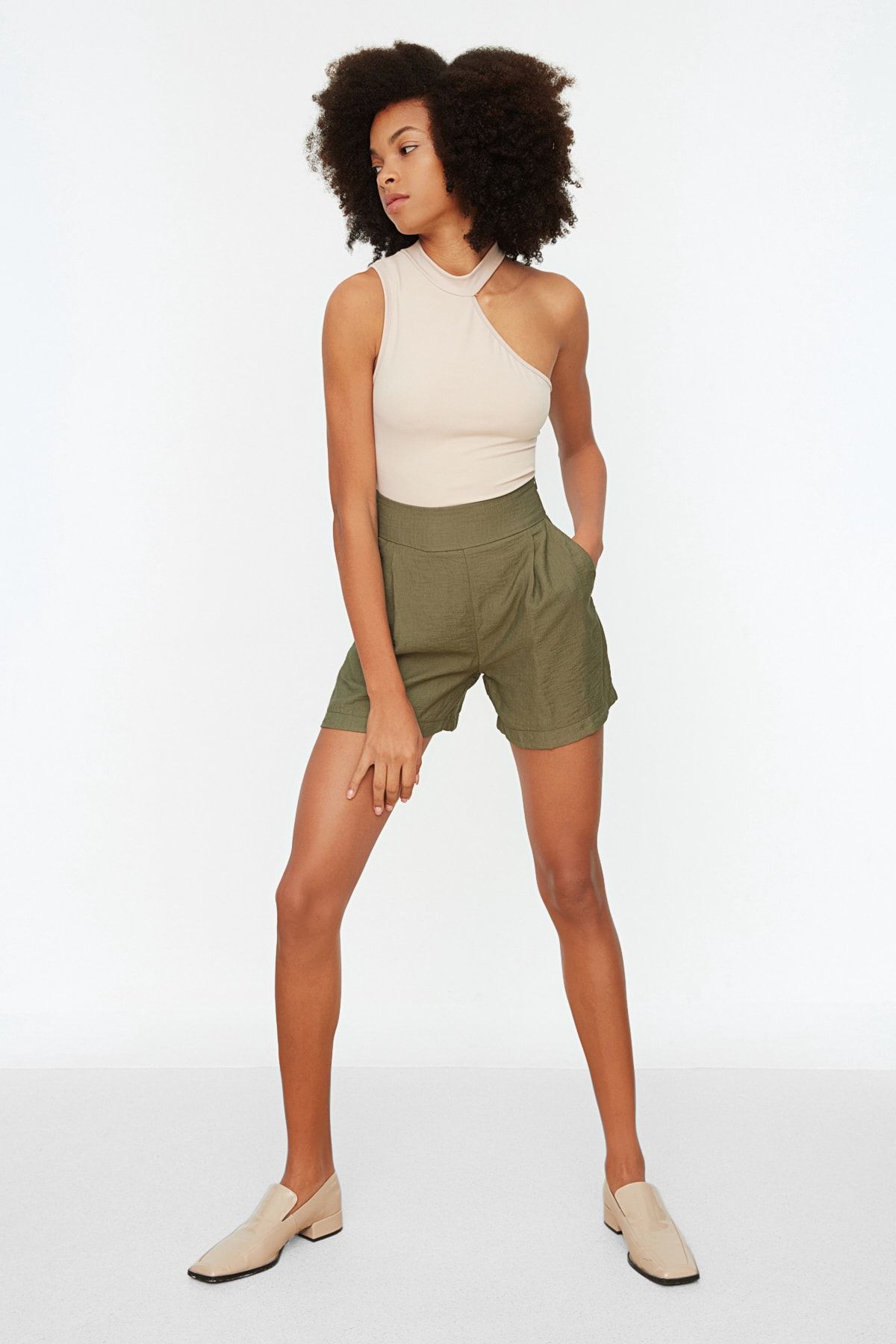 Trendyol Collection Shorts Blau Mittlerer Bund Fast ausverkauft