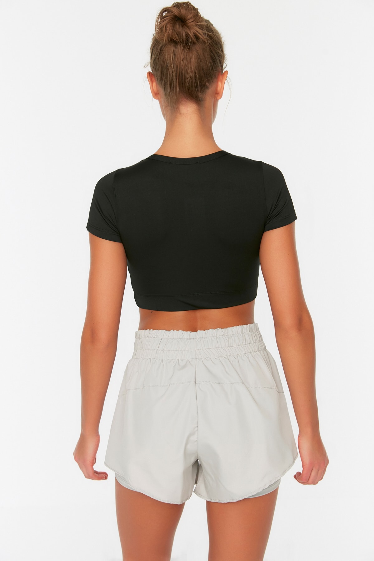 Trendyolmilla  Gri Paraşüt Kumaş 2 Katmanlı İçi Şortlu Örme Spor Şort TWOAW21SR0012 - Görsel 6