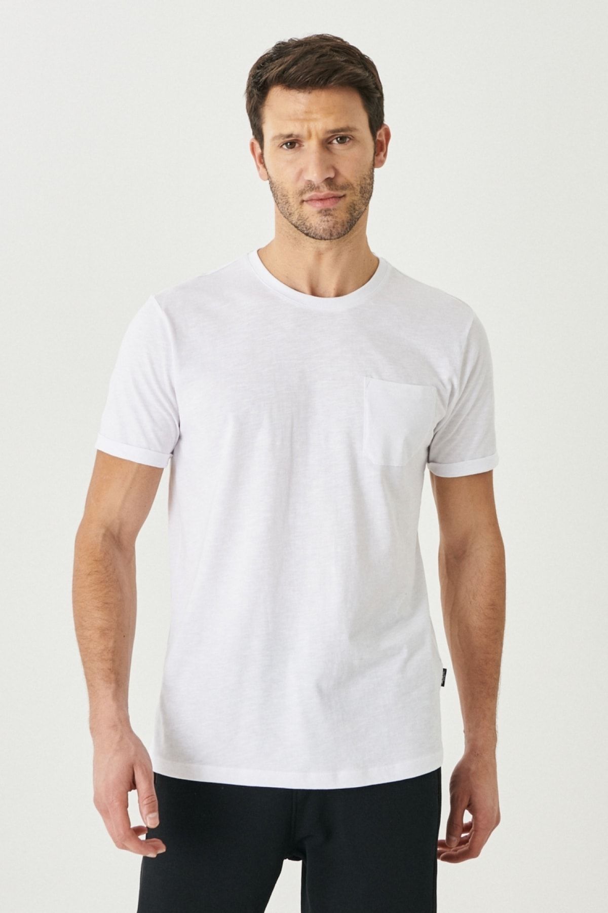 AC&Co / Altınyıldız Classics-Pánské bílé tričko úzkého střihu Slim Fit, 100% bavlna, tričko s kapsami u krku 4