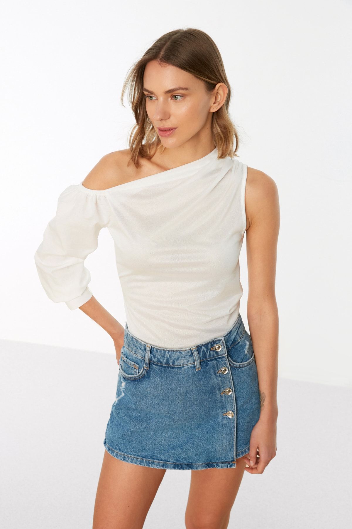 Trendyol Collection Bluse Ecru Regular Fit Fast ausverkauft