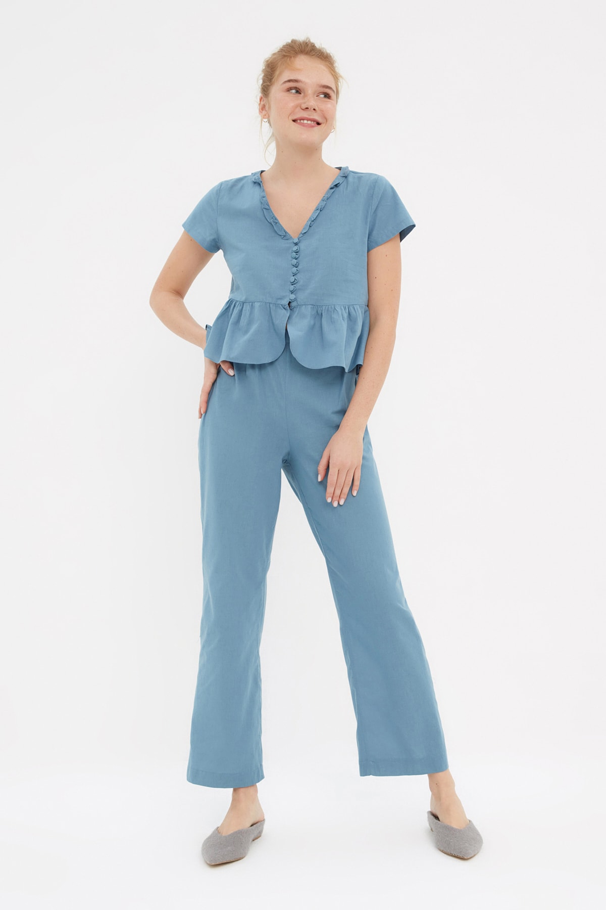 Trendyolmilla  Mavi Fırfırlı T-shirt-Pantolon Viskon Dokuma Pijama Takımı THMSS20PT0095 - Görsel 2