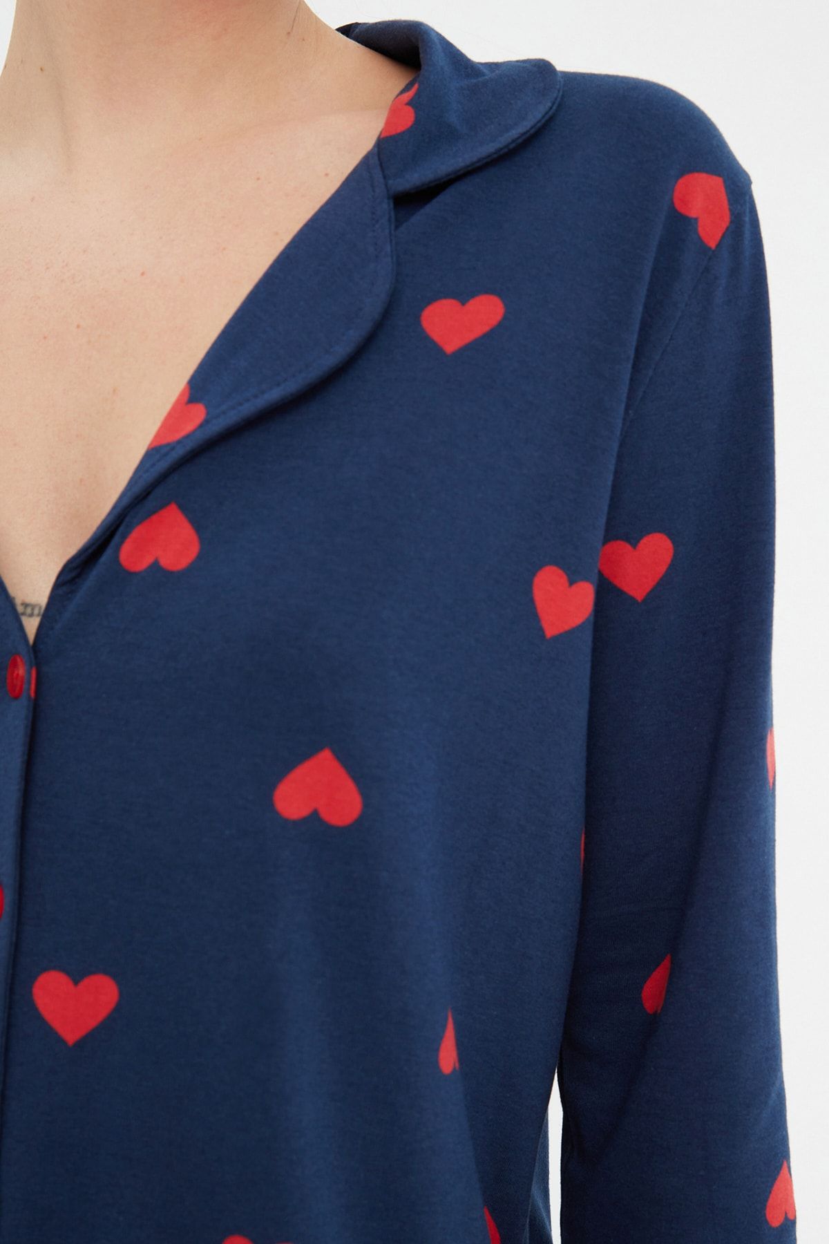 Trendyol Collection-Marineblaues, herzförmiges Strick-Pyjama-Set aus 100 % Baumwolle THMAW21PT0548 4