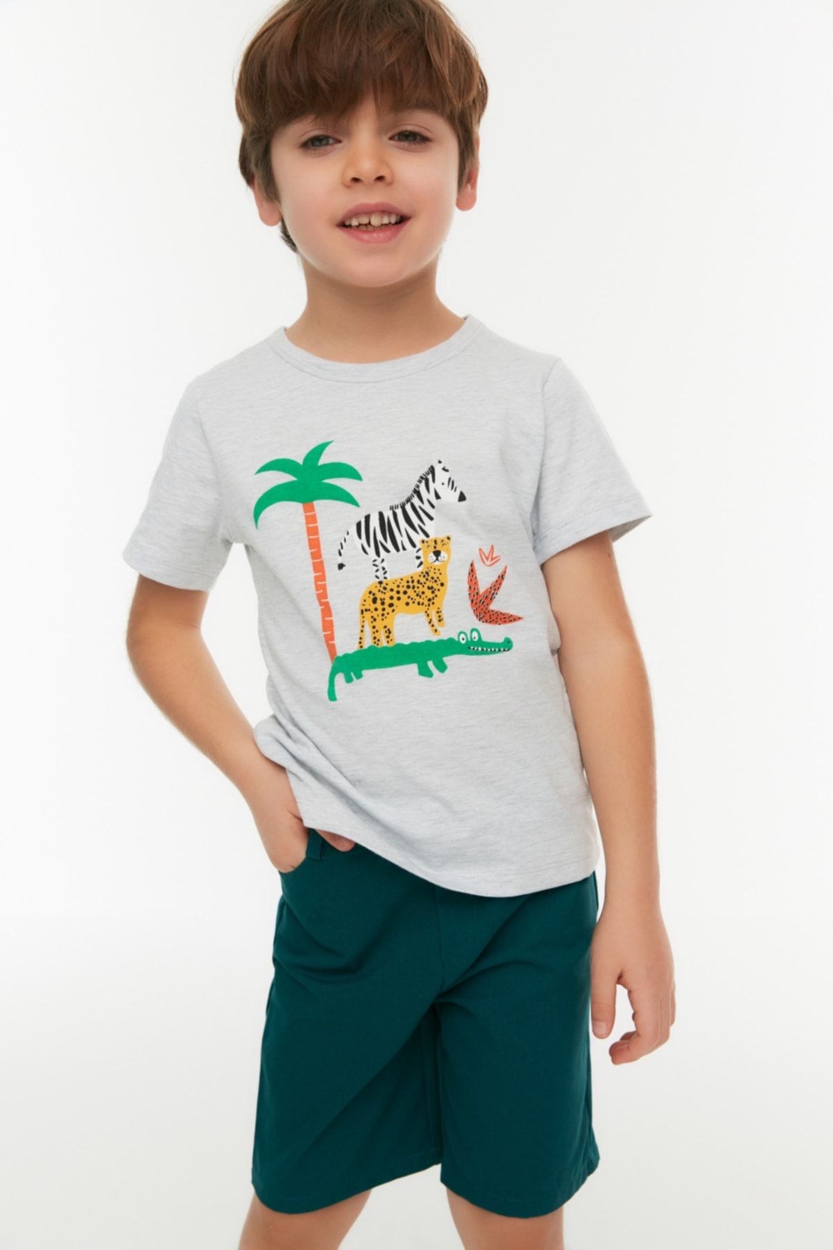 TRENDYOLKIDS T-Shirt Grau Regular Fit Fast ausverkauft