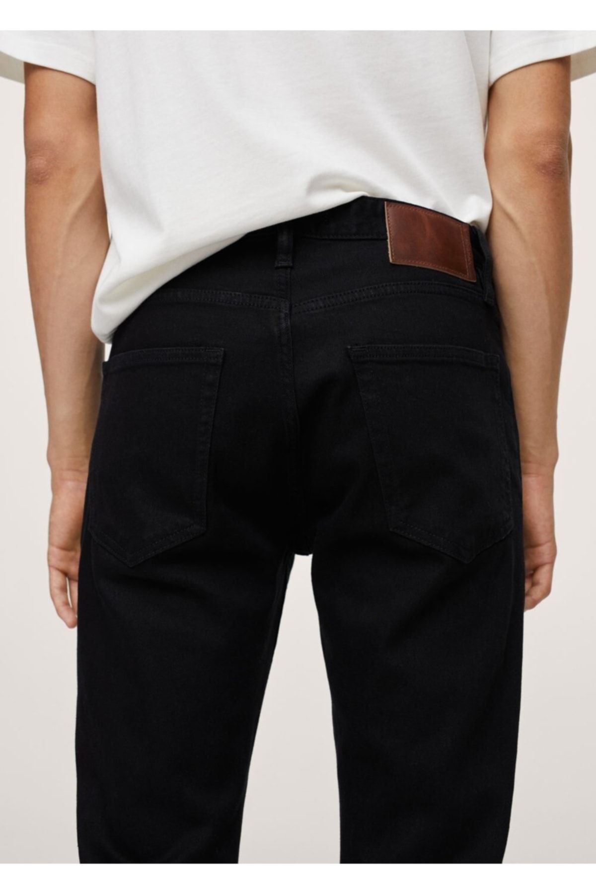 MANGO Man Erkek Siyah denim Tapered Kesim Liyosel Tom Jean Pantolon MB9474