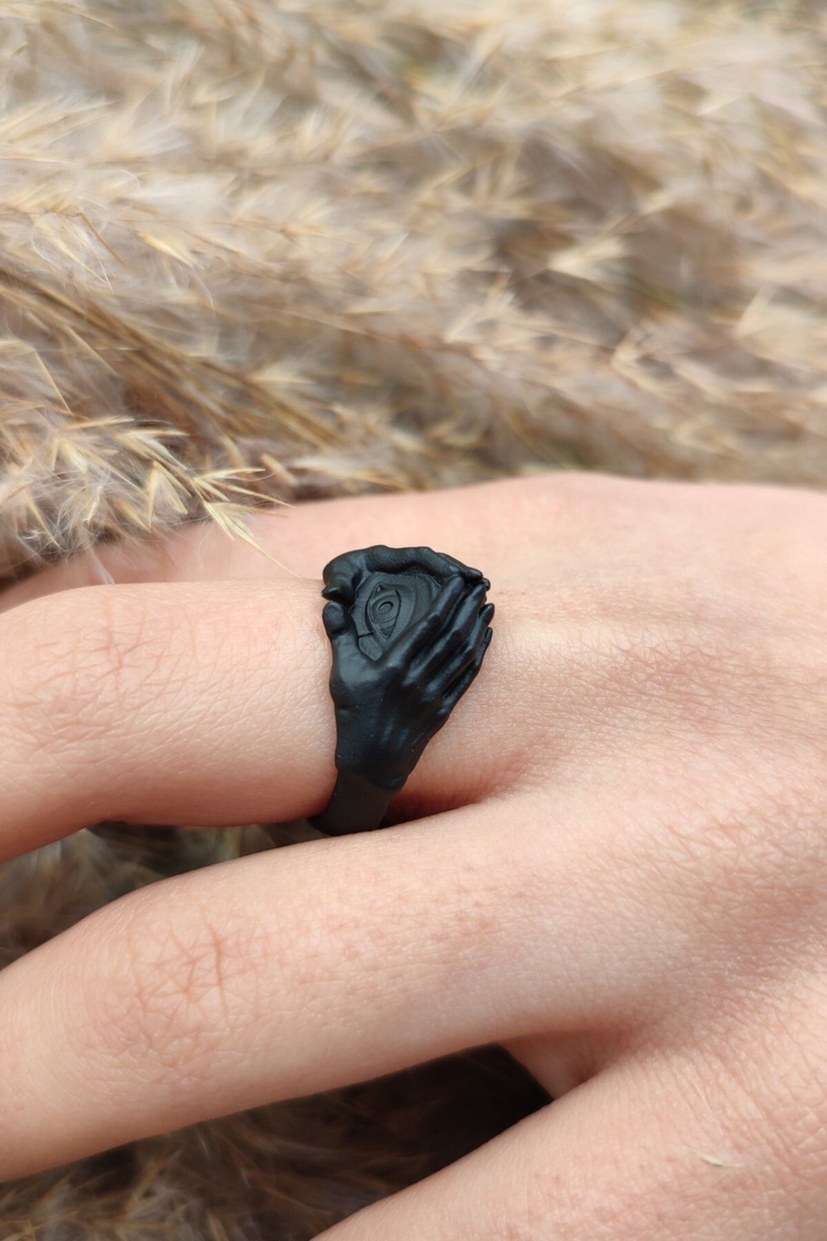 Solid store black ring