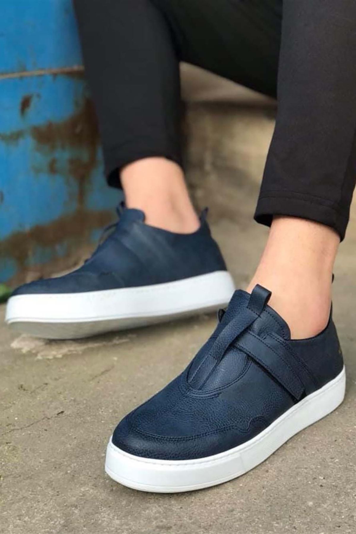 Mens navy blue leather sale sneakers