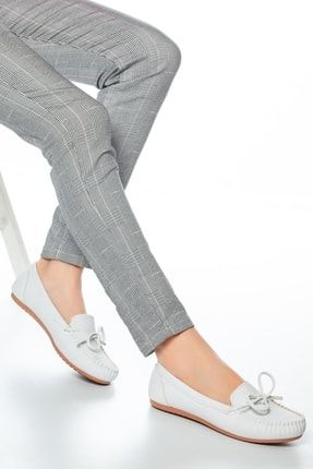 Beyaz Fiyonk Kadın Günlük Klasik Ayakkabı LBS-0000000011