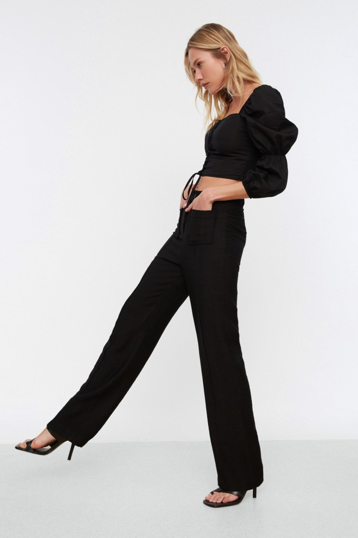 Trendyol Collection Black High Waist Wide Leg/Wide Leg Pleated Woven  Trousers TWOAW21PL0076 - Trendyol