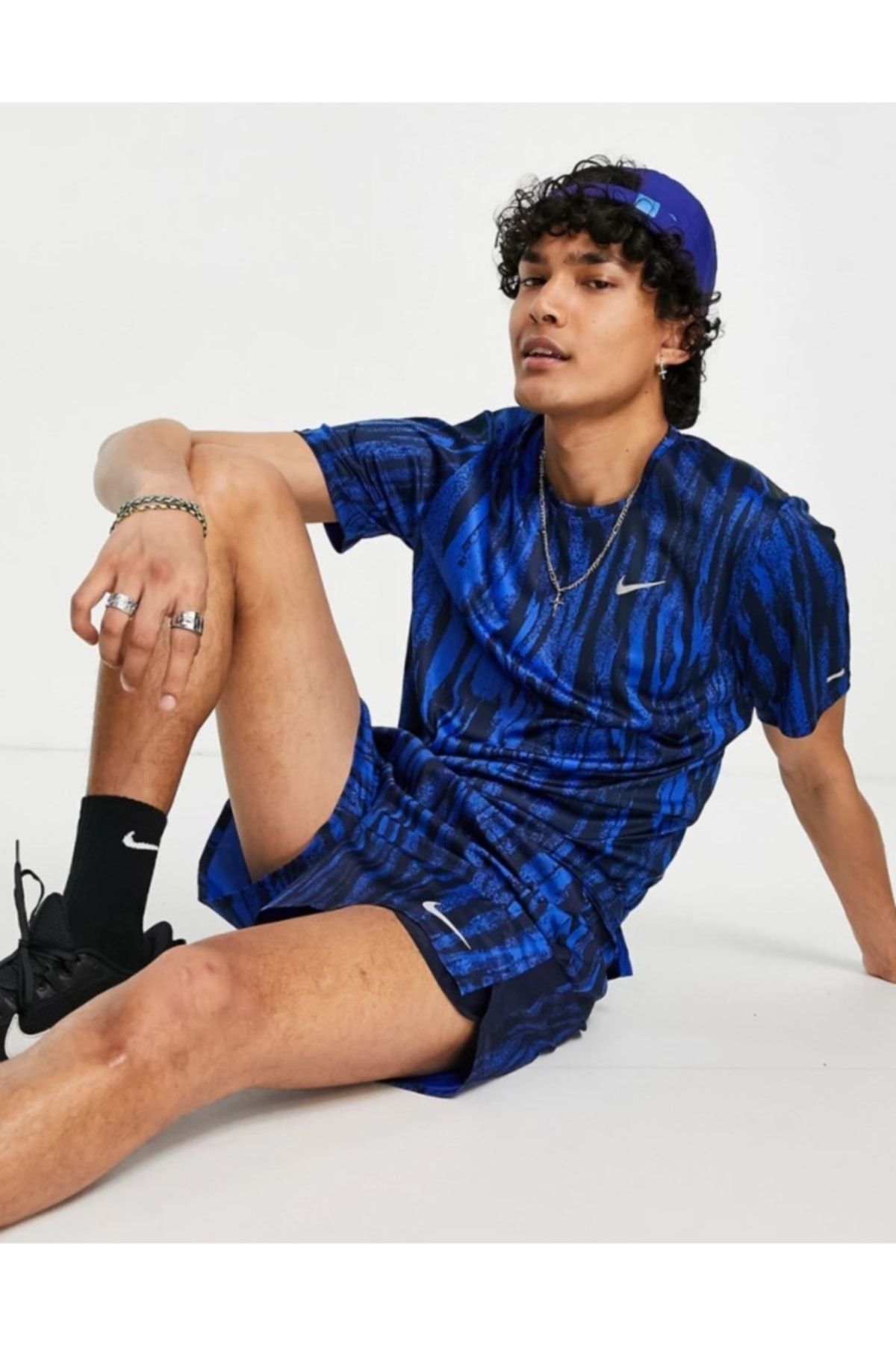 Nike Dri fit Miler Wild Run Printed Men s T shirt Trendyol