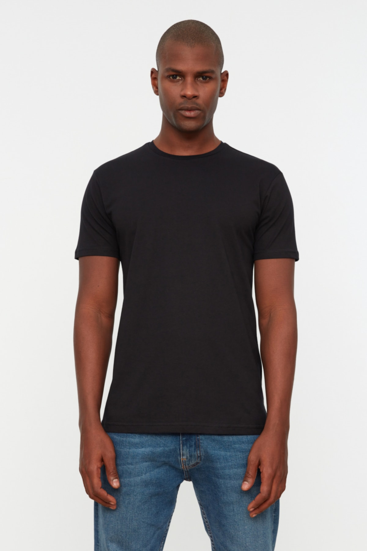 Trendyol Collection T-Shirt Schwarz Regular Fit Fast ausverkauft