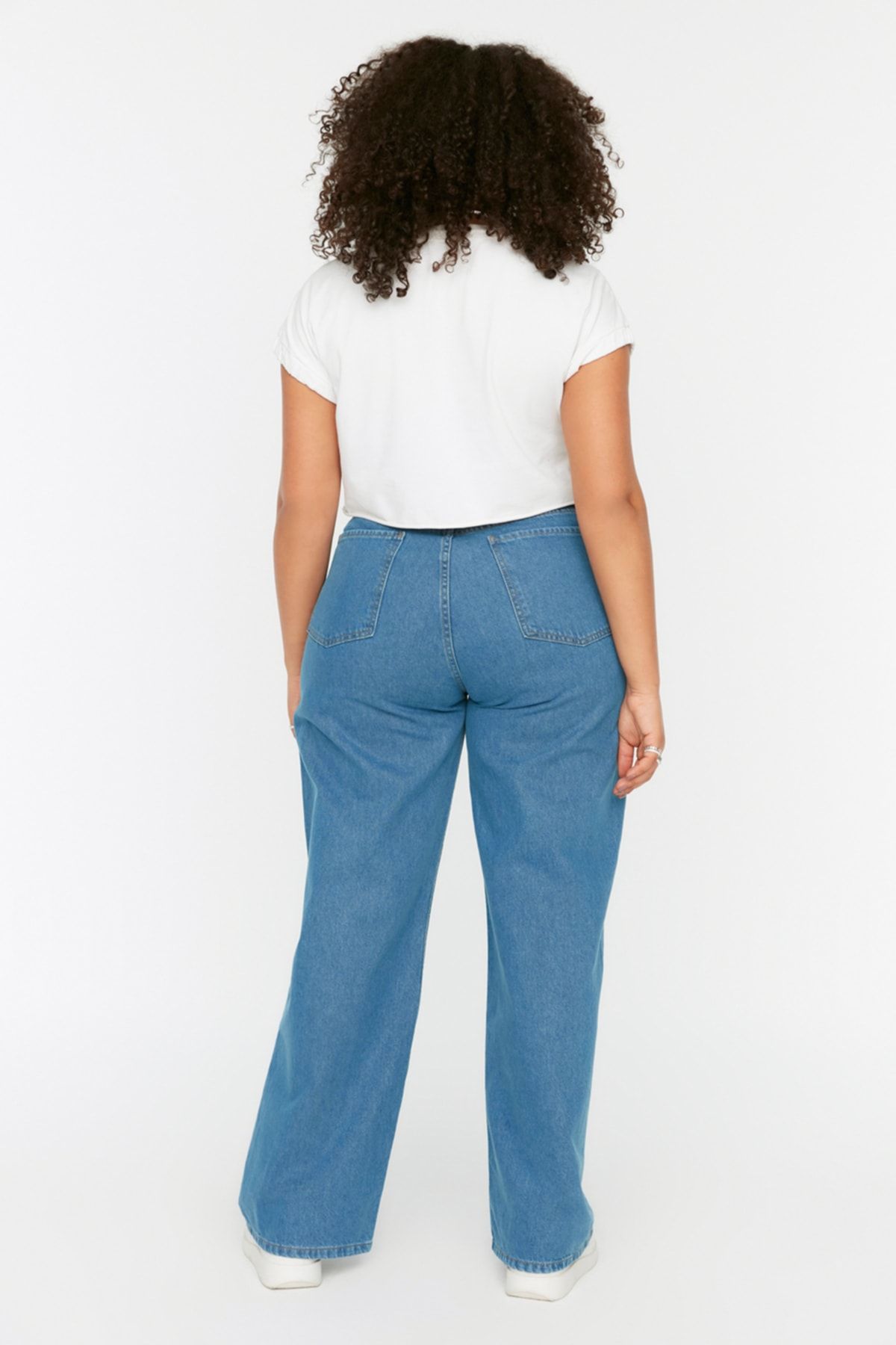 Trendyol Curve-Hellblaue Jeans mit weitem Bein, große Größe, hohe Taille TBBSS22JE0211 6